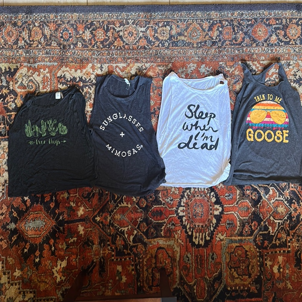 Lot of size medium graphic tanks